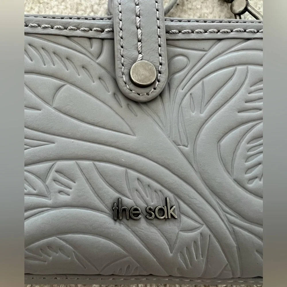NWT The Sak Iris Leather Large Smartphone Crossbody Bag - Picture 5 of 11